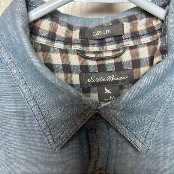 Eddie Bauer, Men’s M 100% Cotton Blue button-down, Short Sleeve Shirt Preowned - Picture 3 of 7